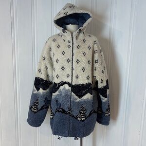 Vintage Hooded Fleece Jacket – Lined & Padded – Winter Scene with Wolves